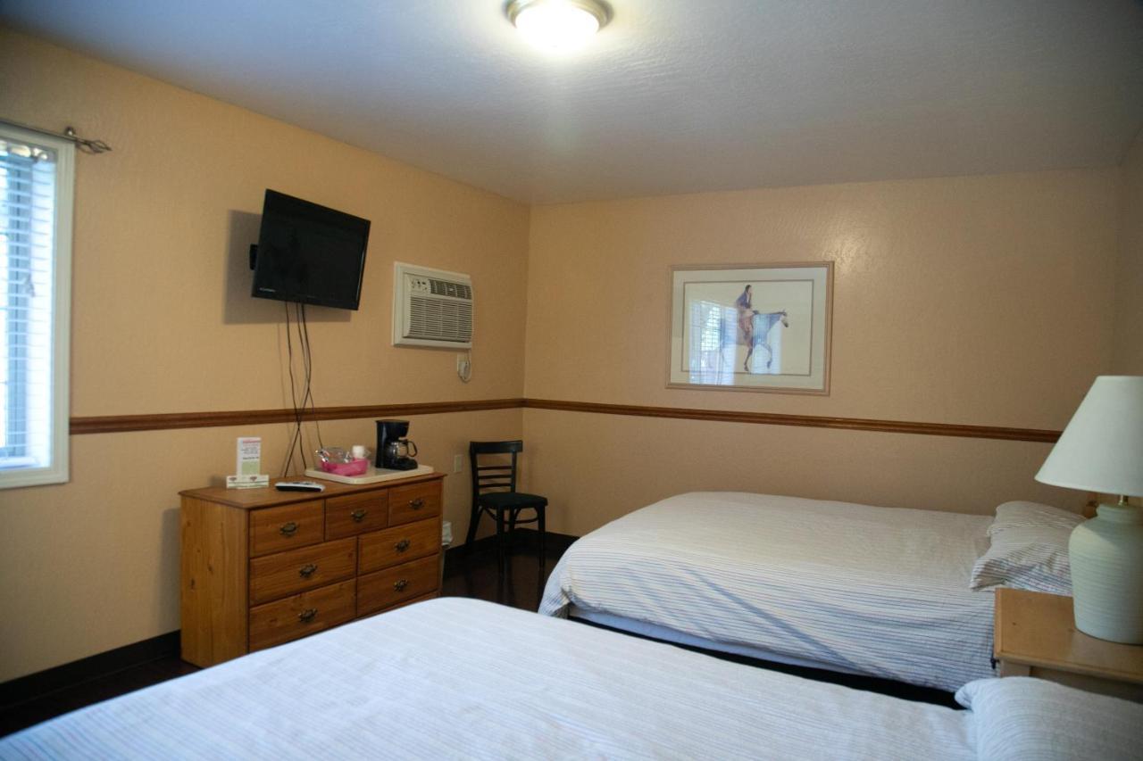 Strawberry Inn 2*